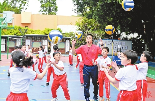 为学生撑起全方位防护网
